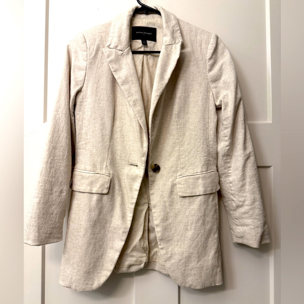 Beige linen blazer